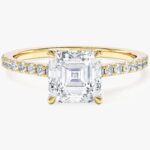 Asscher Cut Lab Grown Elmas Nisan Yuzuk With Pave Set Side Stones (1.50 Ct)