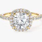 Cushion Halo Moissanit Nisan Yuzuk With Pave Set Side Stones (2.00 Ct)