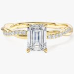 Emerald Burgulu Moissanit Nisan Yuzuk With Pave Set Side Stones (1.00 Ct)