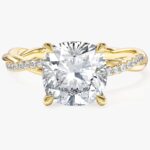Cushion Burgulu Lab Grown Elmas Nisan Yuzuk With Pave Set Side Stones (3.00 Ct)