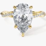 Armut Burgulu Lab Grown Elmas Nisan Yuzuk With Pave Set Side Stones (3.00 Ct)