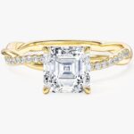 Asscher Burgulu Moissanit Nisan Yuzuk With Pave Set Side Stones (1.50 Ct)