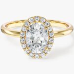 Oval Halo Moissanit Nisan Yuzuk (1.50 Ct)