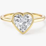 Bezel Kalp Moissanit Nisan Yuzuk (1.50 Ct)